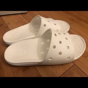 Women’s croc slides size 7